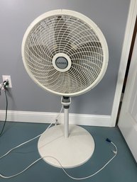 White Lasso Floor Fan