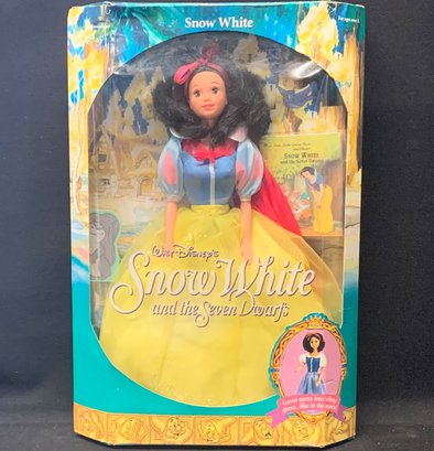 1992 Mattel, Walt Disney's Snow White And The Seven Dwarfs, Snow White, NIB