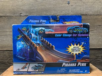 2006 Mattel, Hot Wheels, Piranha Peril Playset, Color Changing Car, NIB