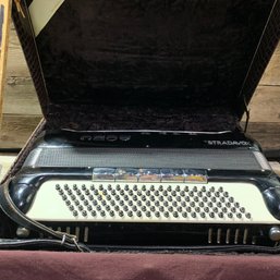 Stradovax, Handcrafted Italian Accordion, In Case