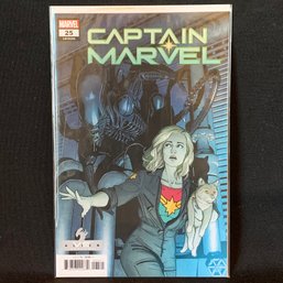 2021 Captain Marvel Vs. Alien Variant, #25, Comic Book