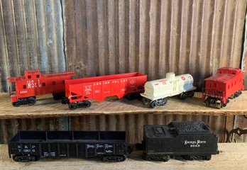 Vintage Model Railroading Train Cars, QTY 6