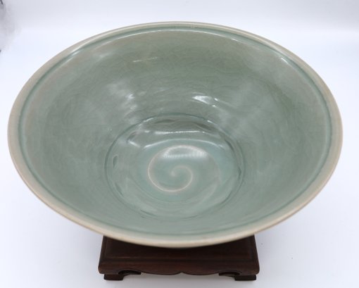 Antique Beautiful Chinese Celadon Bowl With Stand -SHIPPABLE