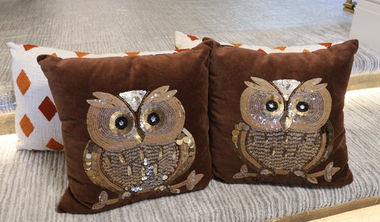 PIER ONE SET OF 4 DECORATIVE PILLOW- SHIPPABLE