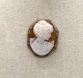 Vintage Beautiful Lady Cameo Brooch-SHIPPABLE