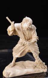 Antique Okimono 19th Century Man Sweeping Statue -SHIPPABLE