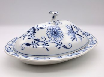 Meissen Serving Bowl With Cover Onion Pattern With Crossed Swords