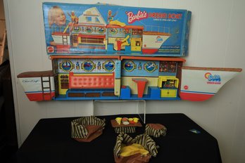 BARBIES VINTAGE DREAM BOAT WITH BOX