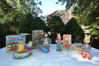 VINTAGE WIND UP, MECHANICAL AND BATTERY OPERATED TOYS