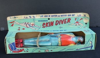 RARE VINTAGE MECHANICAL SKIN DIVER UNUSED WITH BOX