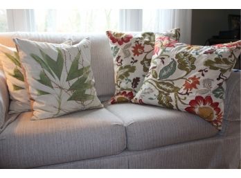 4 Decorative Throw Pillows