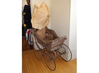 Antique Wicker Baby Carriage With Metal Wheels With Original  Parasol -  19th Century