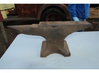 LARGE HEAVY  Anvil