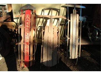 Vintage Sleds Perfect For Winter Porch Decorations