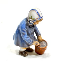 Small Vintage Dahl Jensen Danish Girl With Bucket Porcelain Figurine