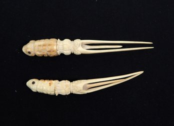 Pair Antique Hand Carved Scrimshaw Frog Hairpins Forks