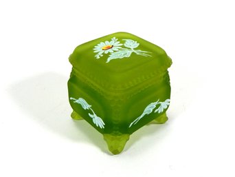 Vintage Westmoreland Green Satin Glass Jewel Trinket Box Hand Painted Daisy