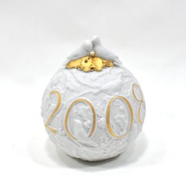 Lladro 2008 Christmas Ball With 2 Doves On The Top, Embossed Design