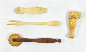 Lot 19th Century Sailor's Hand Carved Bone Pieces