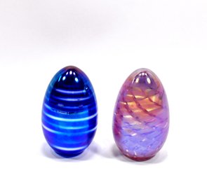 Pair Vintage Mt. St. Helens Signed Iridescent Glass Eggs / Paperweights