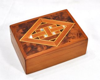 Vintage Cedar Trinket/Jewelry Box W/MOP Inlays Burlwood