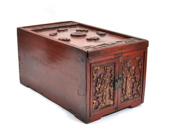 Early 20th Century Chinese Red Lacquered Wood Box With Drawers