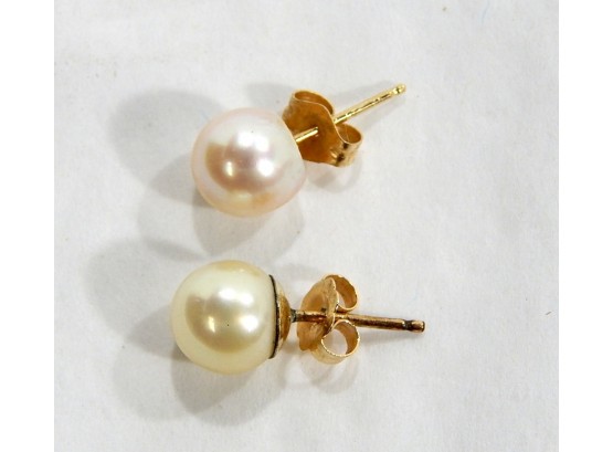 14K Gold Pearl Earrings.