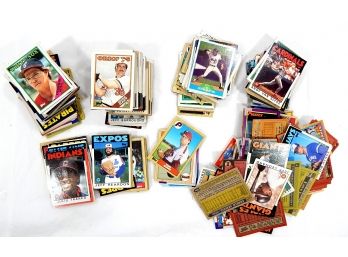 Lot 500 Vintage Baseball Cards Unsorted