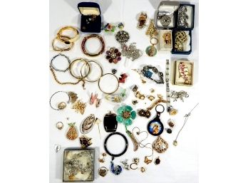 Vintage Costume Jewelry Lot: Pins, Brooches, Bracelets