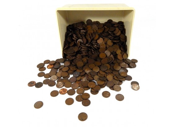 1367 Unsorted Wheat Pennies Box Lot