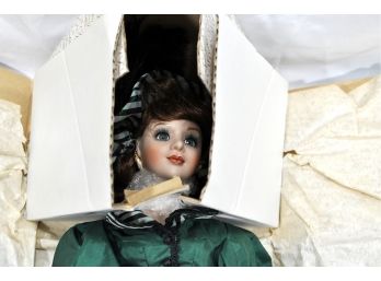Vintage NEW Franklin Heirloom Porcelain Doll Green Dress & Parasol-original Box