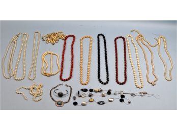 Vintage Costume Jewelry Lot - Necklaces