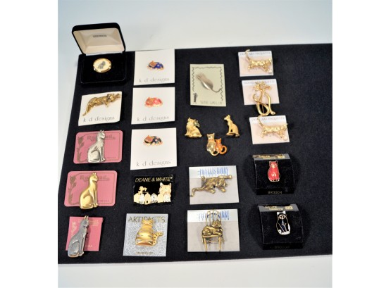 Lot Of 21 Cat Pins/Brooches - Costume Jewelry