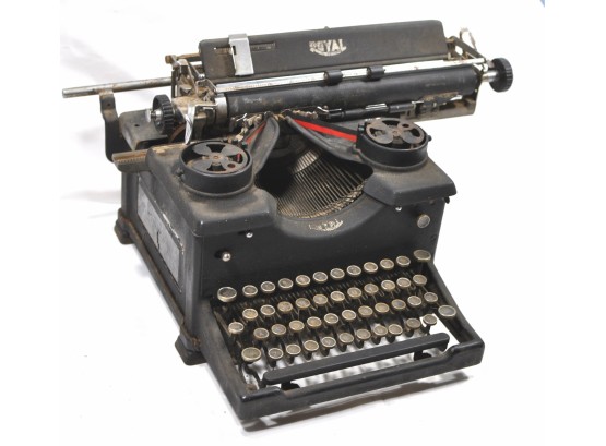 Original Antique ROYAL Typewriter