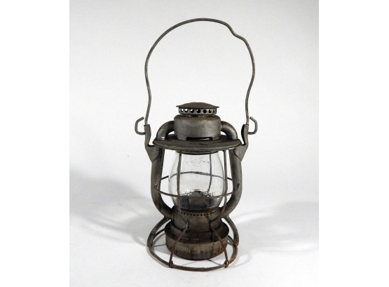 Antique DIETZ VESTA Railroad Kerosene Lamp