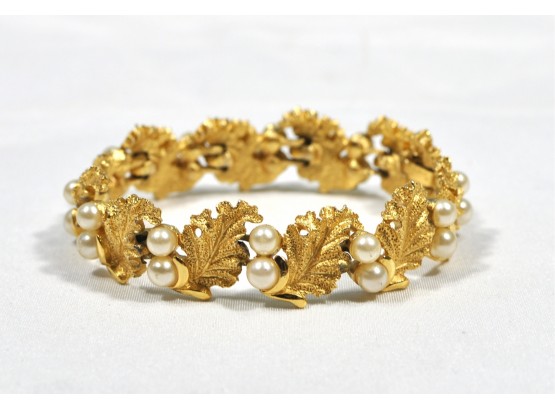 Vintage Original TRIFARY Goldtone Bracelet With Pearls