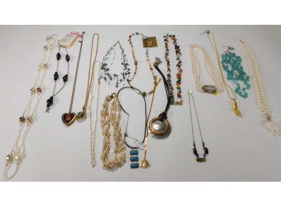 Lot Of  Costume Jewelry Necklaces