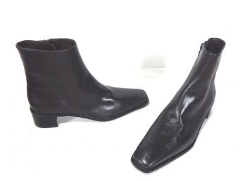 New Authentic STUART WEITZMAN Leather Ankle Boot