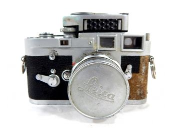 Vintage Original LEICA Camera For Parts Or Restoration