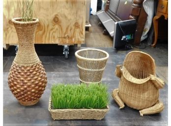 Lot Of Wicker Pieces