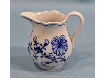 Vintage MEISSEN Blue Onion Porcelain Creamer