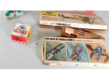 Vintage Toy Lot: Plane Models, Slinky, Etc