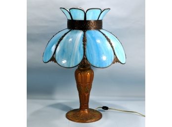 Beautiful Vintage Stained Glass Table Lamp