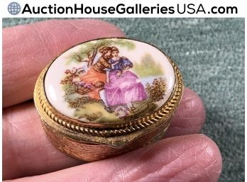 🦋 Romantic Porcelain Topped Hinged Vintage Pill Box