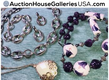 🦋 Costume Jewelry Lot; 3 Piece Set + 2 Necklaces