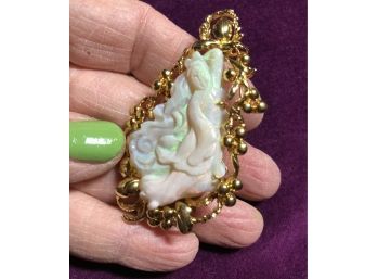 HEAVY 14K GOLD FLASHY REDS GREENS NATURAL OPAL HAND-CARVED CHINESE GODDESS 22g