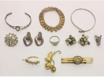 Nice Large Selection Vintage Jewelry Lot Wear Repair Repurpose