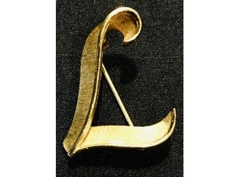 💌  1970’s (Signed Crown Trifari) Initial“L” Gold-tone Brooch