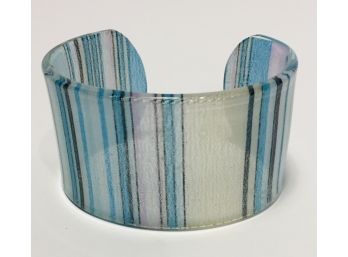 Très Twiggy! Très Pucci! Vintage Printed Fabric Summery Lucite Cuff