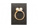 14 K Marked Gold Ring Topped With 2 Large Pearls - 3.0g - Size 3